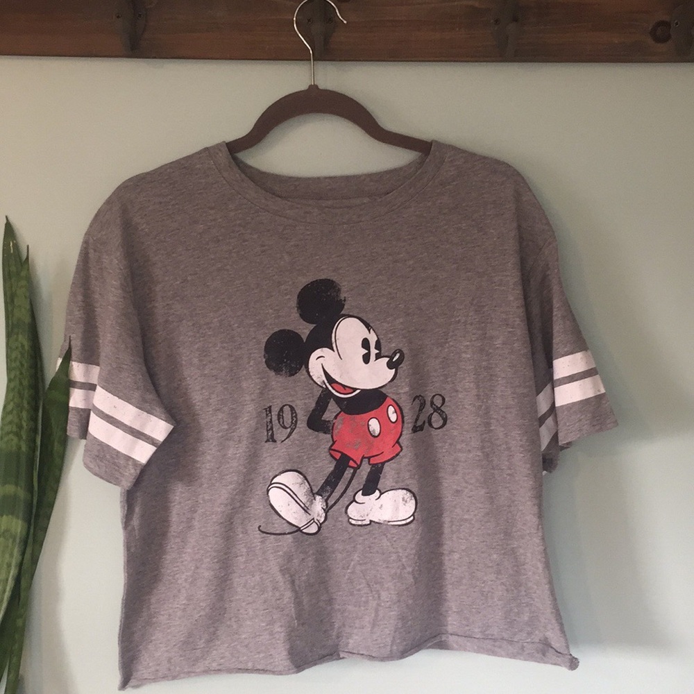Disney gray Mickey Mouse crop T-shirt, size Large